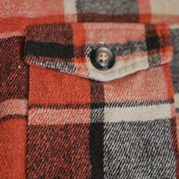 Women's Plaid Shacket Size L - Picture 4 of 5